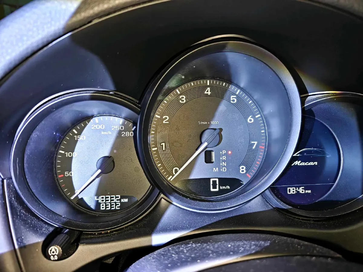 2022 Porsche Macan 2.0T 265HP L4 7DCT,autocango,china used car exporter,china ev exporter,chinese used car exporter,chinese used ev exporter