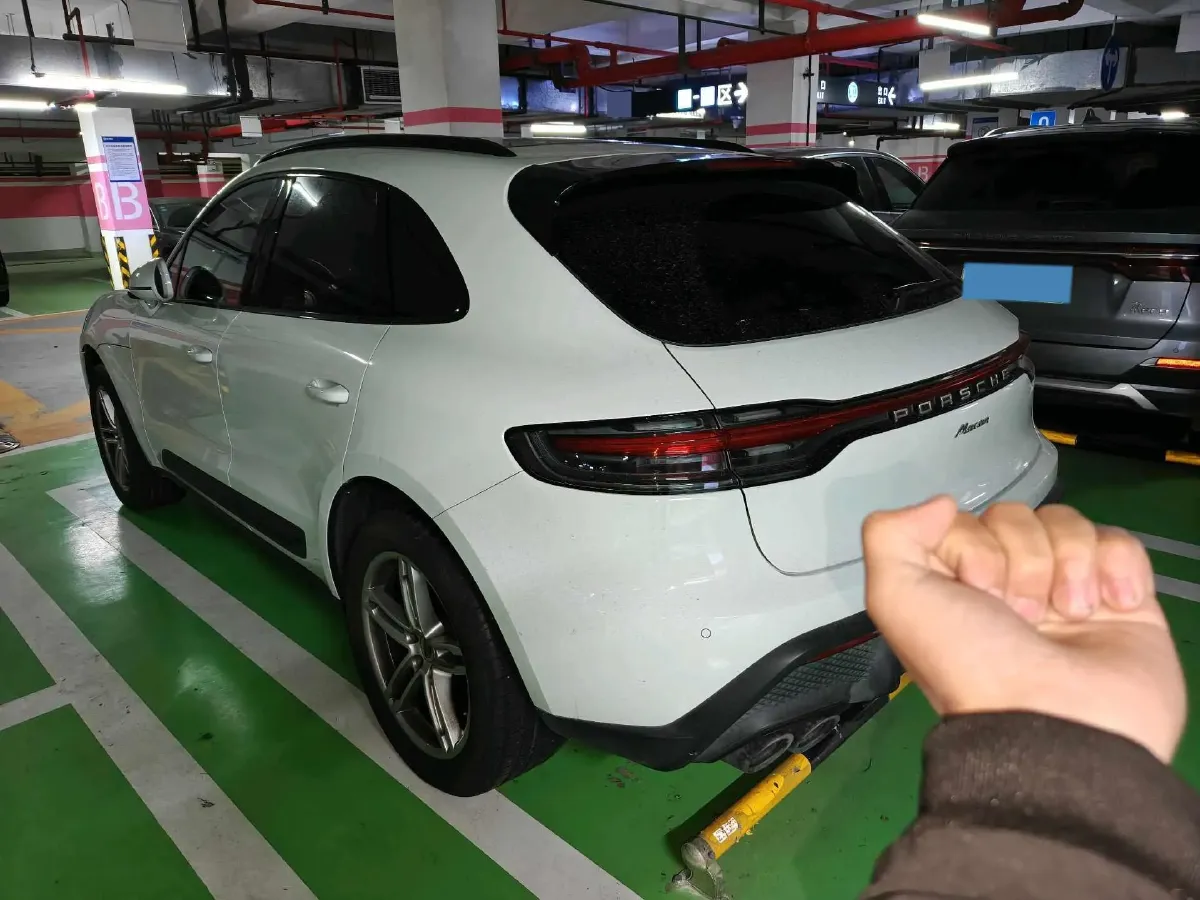 2022 Porsche Macan 2.0T 265HP L4 7DCT,autocango,china used car exporter,china ev exporter,chinese used car exporter,chinese used ev exporter