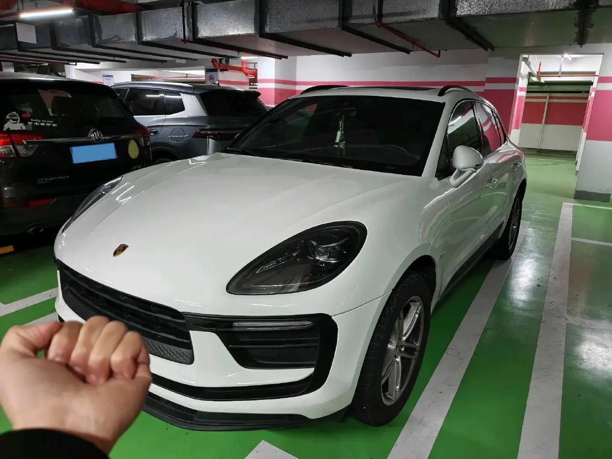2022 Porsche Macan 2.0T 265HP L4 7DCT,autocango,china used car exporter,china ev exporter,chinese used car exporter,chinese used ev exporter