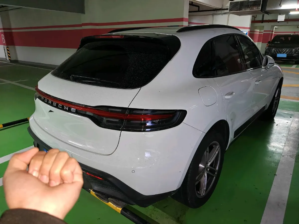 2022 Porsche Macan 2.0T 265HP L4 7DCT,autocango,china used car exporter,china ev exporter,chinese used car exporter,chinese used ev exporter