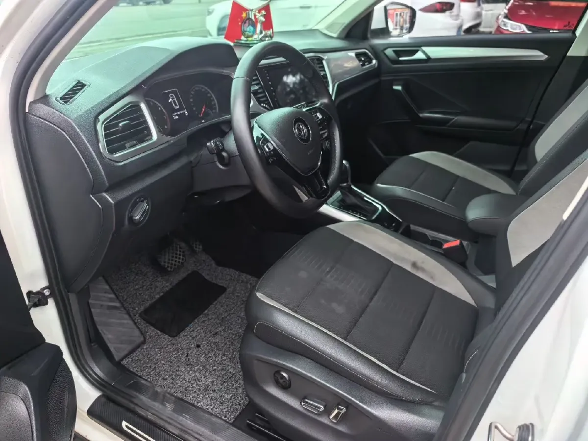 2020 Volkswagen T-Roc 1.4T 131HP L4 7DCT,autocango,china used car exporter,china ev exporter,chinese used car exporter,chinese used ev exporter