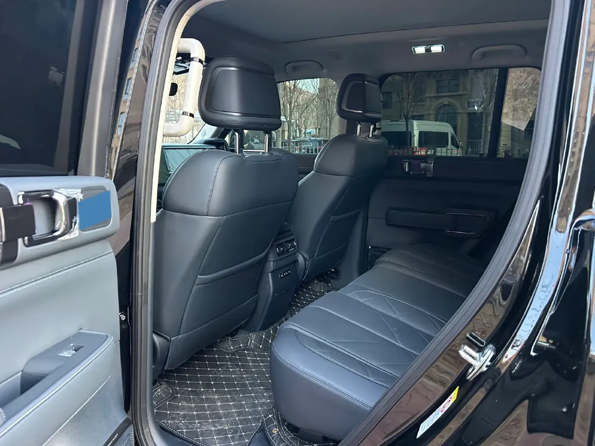 2025 FangChengBao Bao 5 1.5T 194HP L4 E-CVT PHEV 31.8KWH,autocango,china used car exporter,china ev exporter,chinese used car exporter,chinese used ev exporter