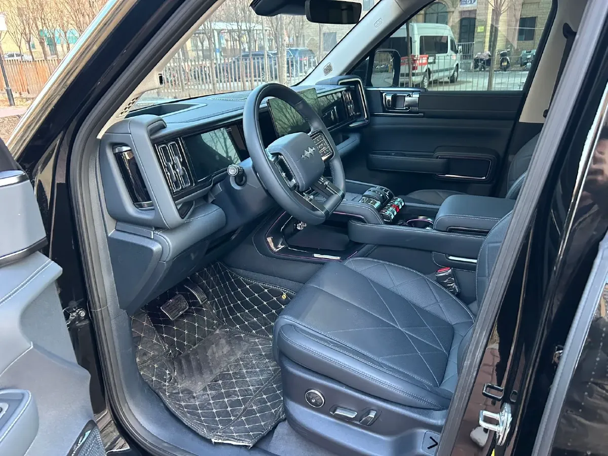 2025 FangChengBao Bao 5 1.5T 194HP L4 E-CVT PHEV 31.8KWH,autocango,china used car exporter,china ev exporter,chinese used car exporter,chinese used ev exporter