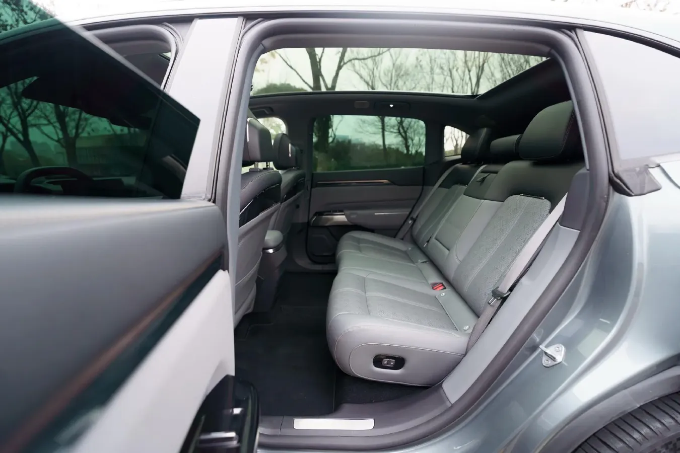 2025 Zeekr 7X BEV 100KWH,autocango,china used car exporter,china ev exporter,chinese used car exporter,chinese used ev exporter