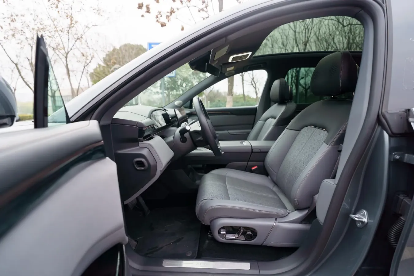 2025 Zeekr 7X BEV 100KWH,autocango,china used car exporter,china ev exporter,chinese used car exporter,chinese used ev exporter