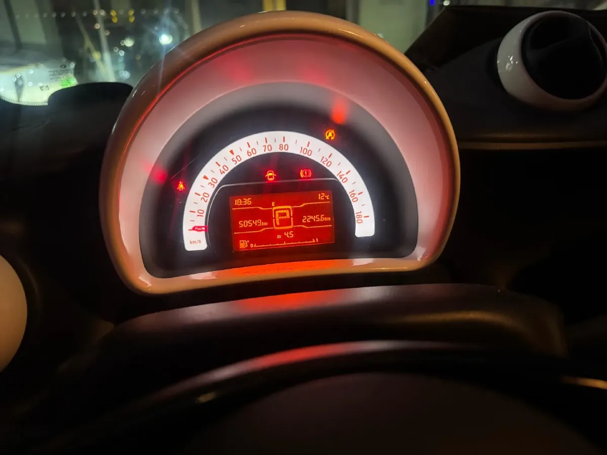 2015 Smart smart fortwo 1.0L 71HP L3 5AMT,autocango,china used car exporter,china ev exporter,chinese used car exporter,chinese used ev exporter