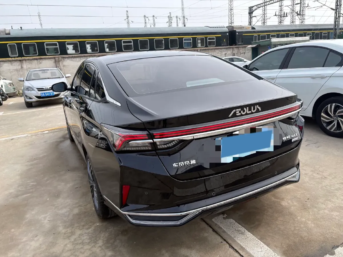 2021 DongFeng Aeolus YiXuan MAX 1.5T 190HP L4 7DCT,autocango,china used car exporter,china ev exporter,chinese used car exporter,chinese used ev exporter