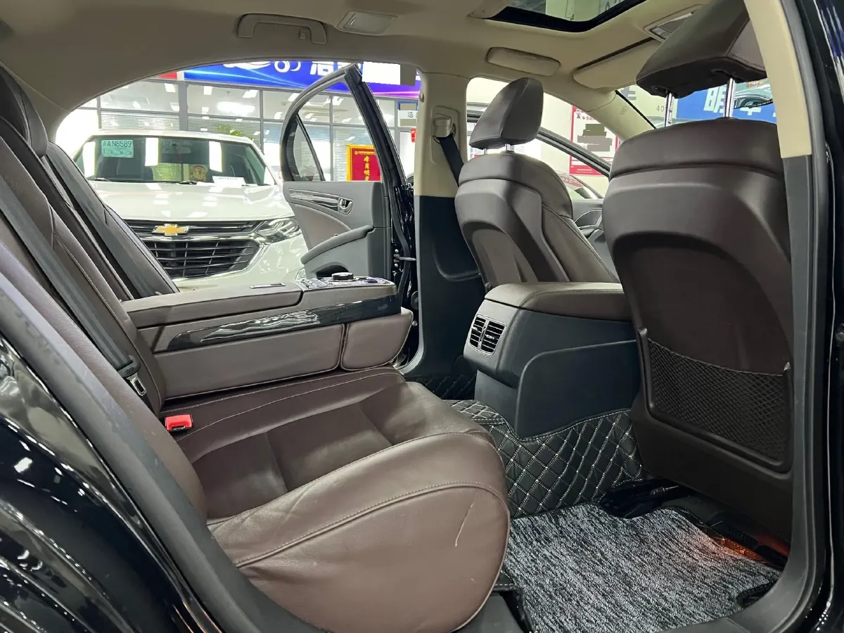 2018 HongQi H7 2.0T 204HP L4 6AT,autocango,china used car exporter,china ev exporter,chinese used car exporter,chinese used ev exporter