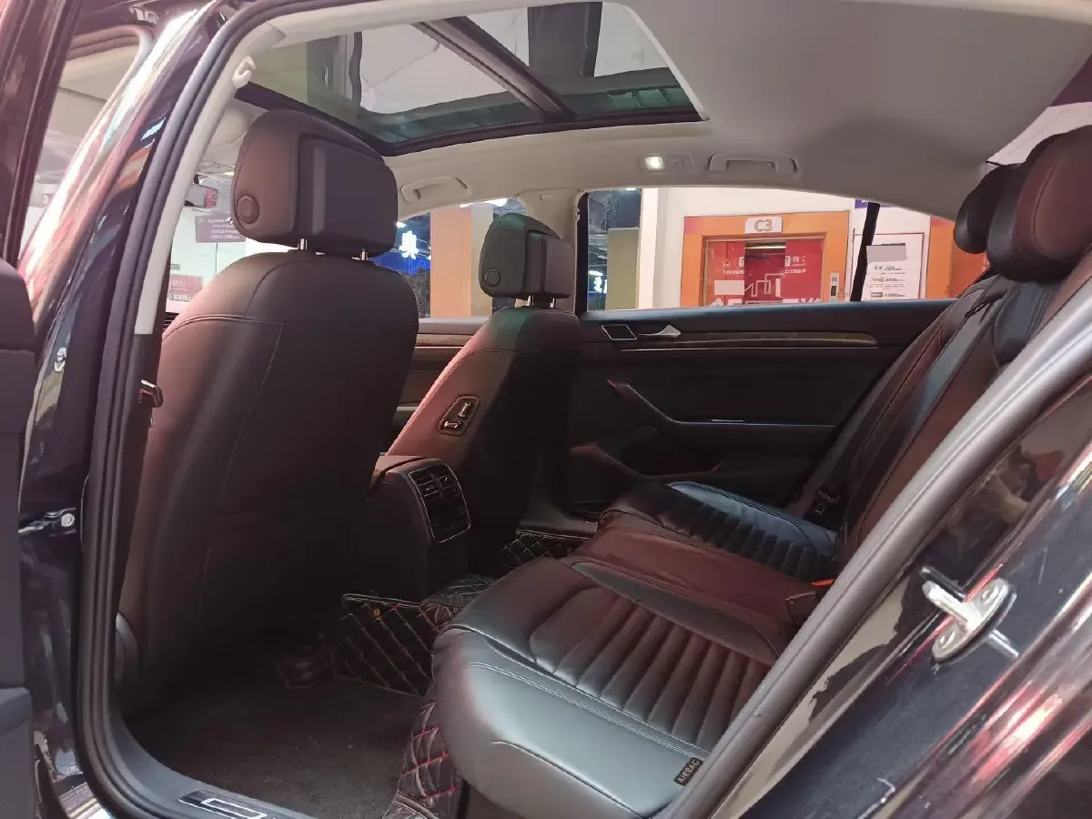 2019 Volkswagen Magotan 2.0T 186HP L4 7DCT,autocango,china used car exporter,china ev exporter,chinese used car exporter,chinese used ev exporter