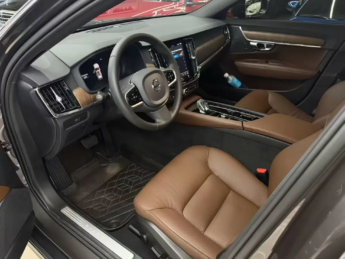 2025 Volvo V90 2.0T 250HP L4 8AT,autocango,china used car exporter,china ev exporter,chinese used car exporter,chinese used ev exporter