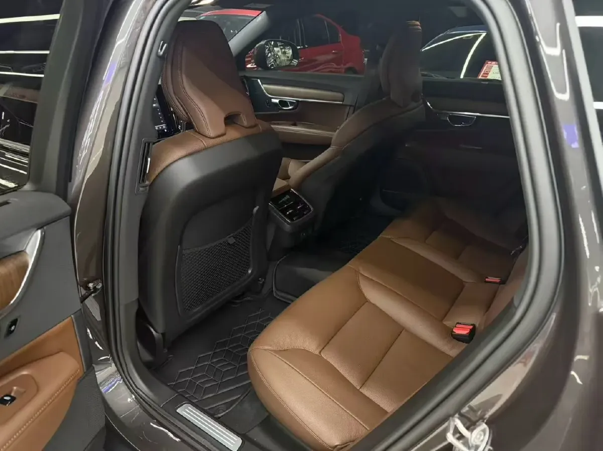 2025 Volvo V90 2.0T 250HP L4 8AT,autocango,china used car exporter,china ev exporter,chinese used car exporter,chinese used ev exporter