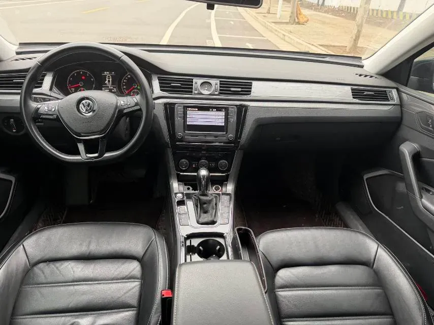 2017 Volkswagen Passat 1.8T 180HP L4 7DCT,autocango,china used car exporter,china ev exporter,chinese used car exporter,chinese used ev exporter