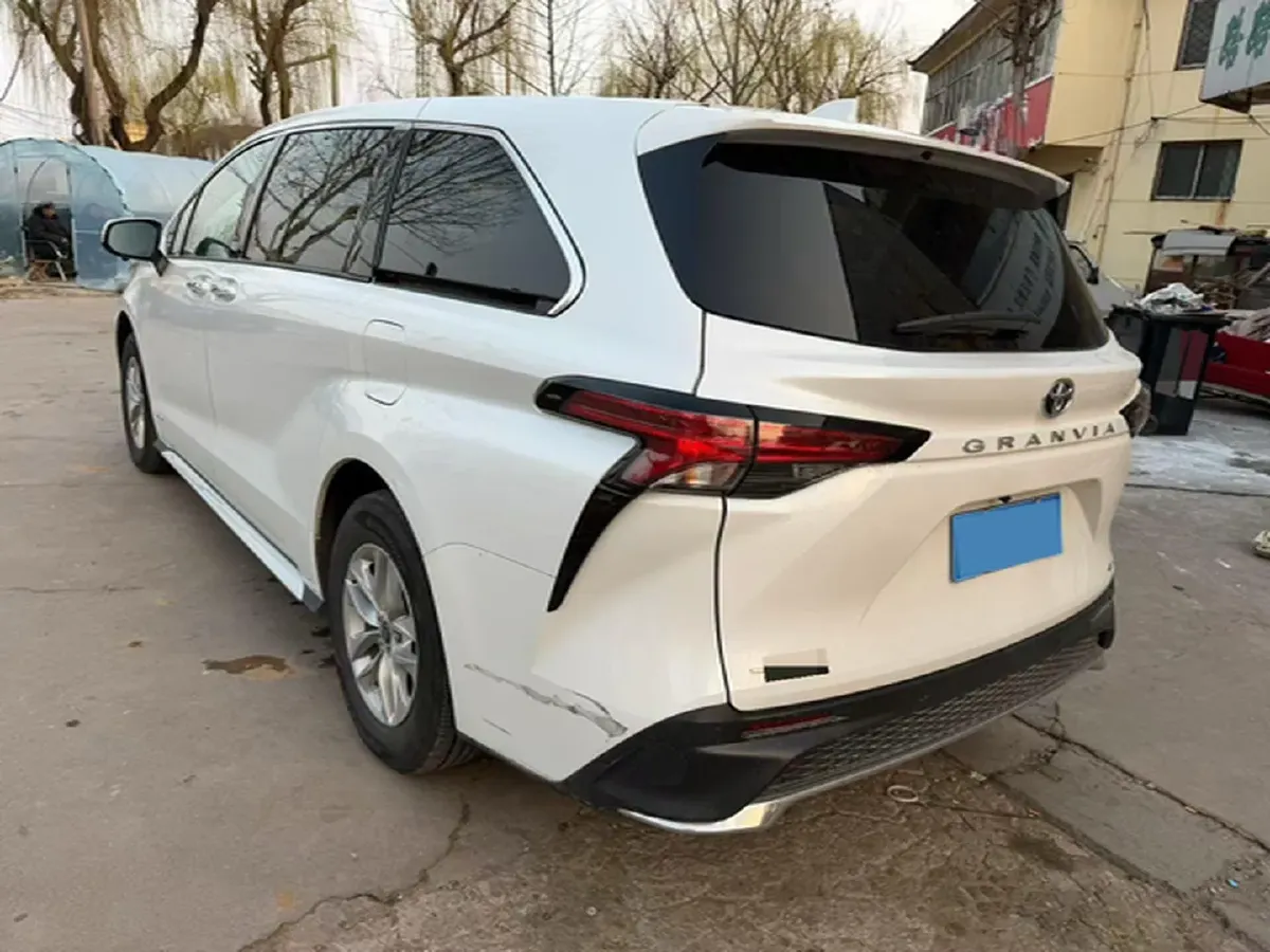 2024 Toyota Granvia 2.5L 189HP L4 E-CVT Hybrid,autocango,china used car exporter,china ev exporter,chinese used car exporter,chinese used ev exporter