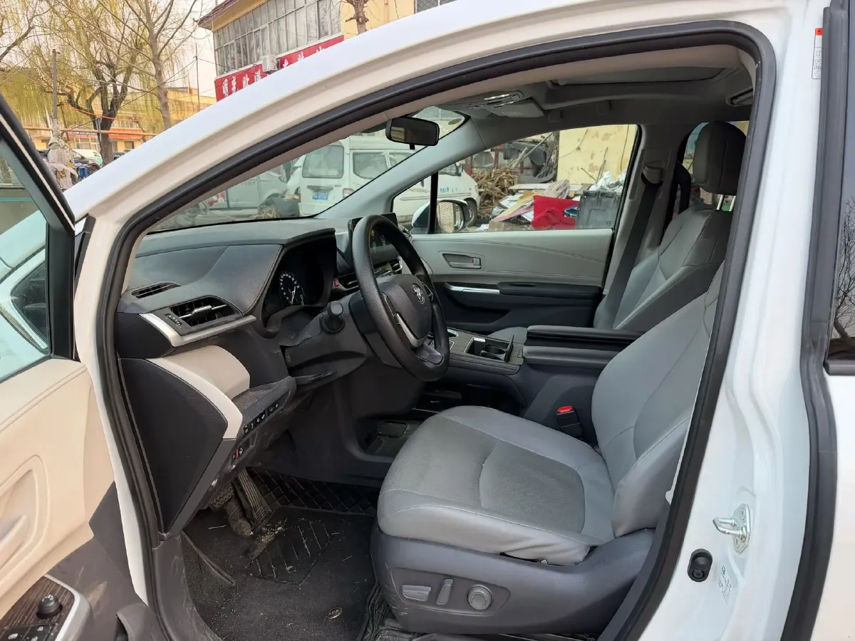 2024 Toyota Granvia 2.5L 189HP L4 E-CVT Hybrid,autocango,china used car exporter,china ev exporter,chinese used car exporter,chinese used ev exporter