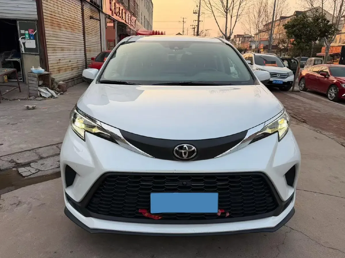 2024 Toyota Granvia 2.5L 189HP L4 E-CVT Hybrid,autocango,china used car exporter,china ev exporter,chinese used car exporter,chinese used ev exporter