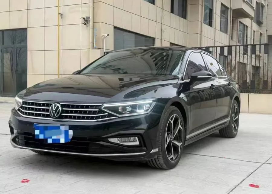 2023 Volkswagen Magotan 2.0T 186HP L4 7DCT,autocango,china used car exporter,china ev exporter,chinese used car exporter,chinese used ev exporter