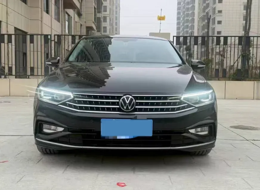 2023 Volkswagen Magotan 2.0T 186HP L4 7DCT,autocango,china used car exporter,china ev exporter,chinese used car exporter,chinese used ev exporter