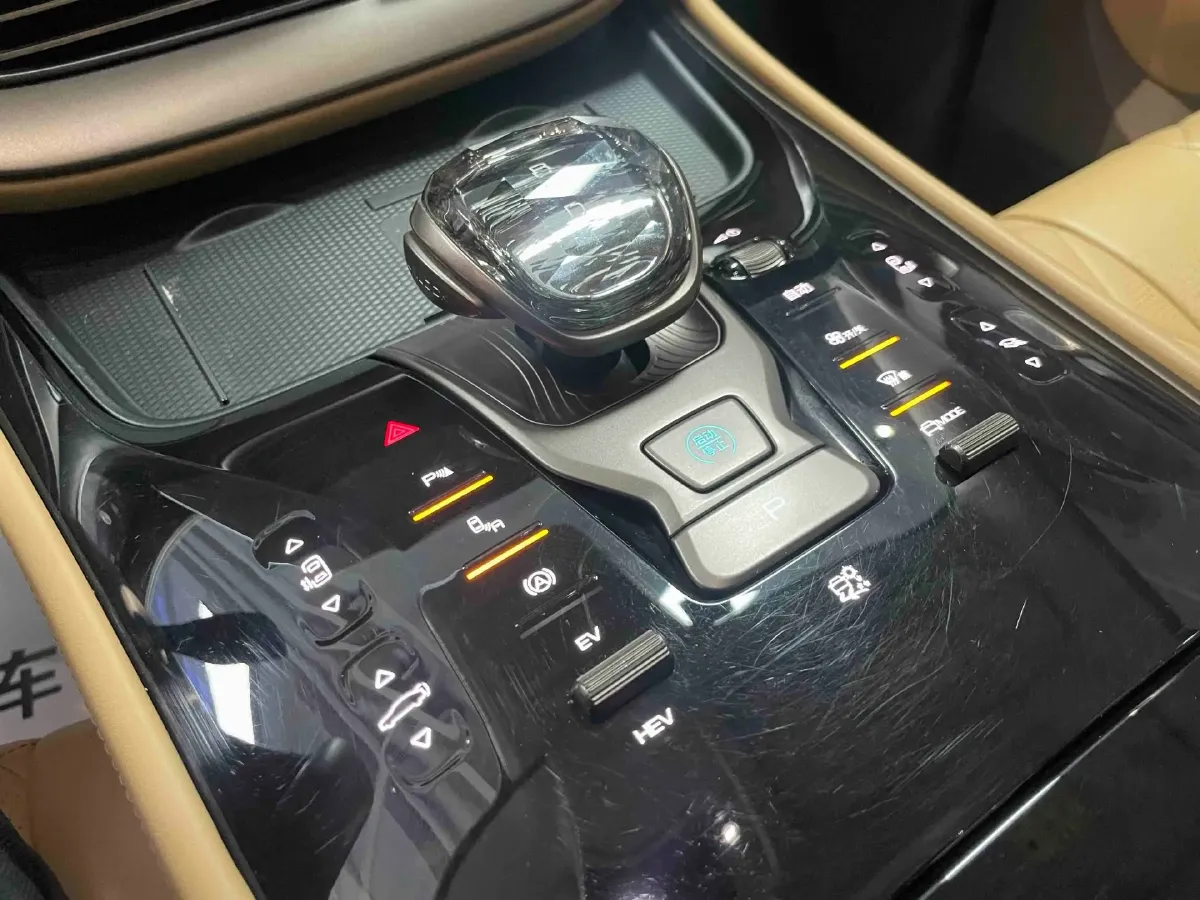 2022 Mercedes-Benz GLC Class 2.0T 197HP L4 9AT,autocango,china used car exporter,china ev exporter,chinese used car exporter,chinese used ev exporter