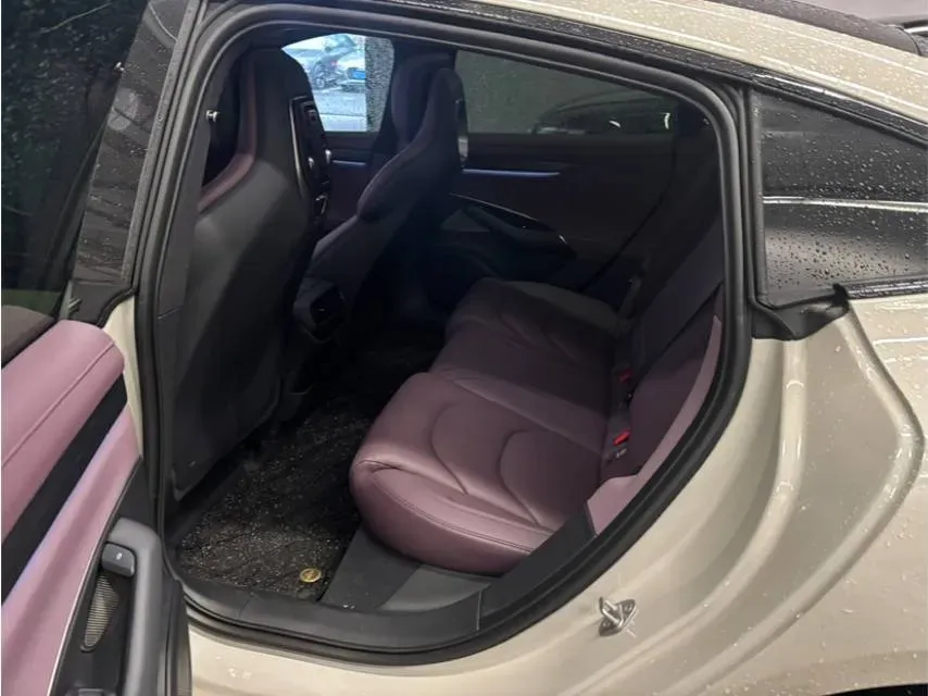 2024 MI SU7 BEV 101KWH,autocango,china used car exporter,china ev exporter,chinese used car exporter,chinese used ev exporter