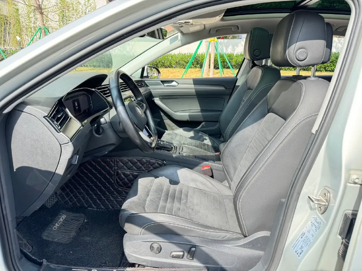 2020 Volkswagen Magotan 2.0T 186HP L4 7DCT,autocango,china used car exporter,china ev exporter,chinese used car exporter,chinese used ev exporter