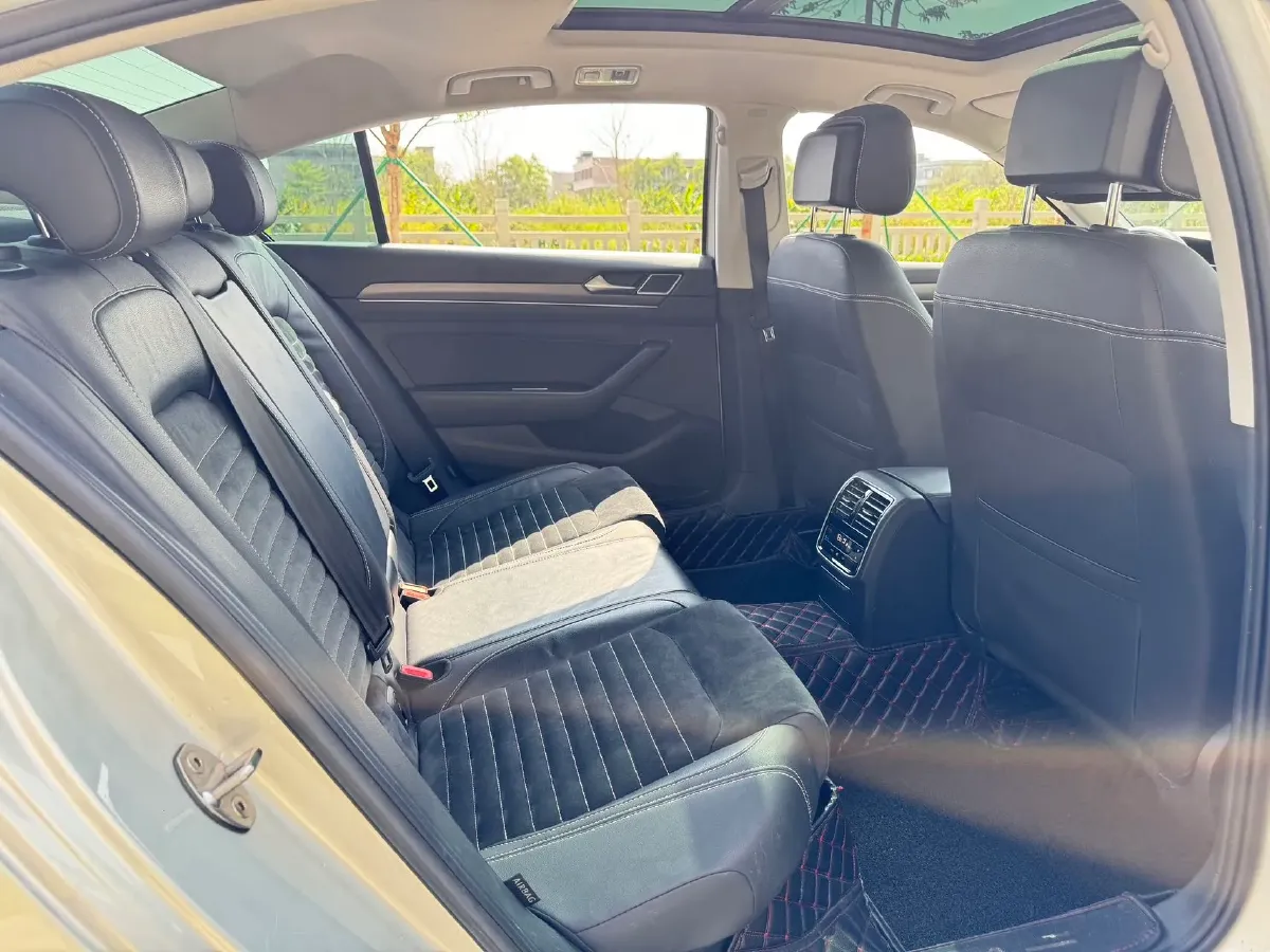 2020 Volkswagen Magotan 2.0T 186HP L4 7DCT,autocango,china used car exporter,china ev exporter,chinese used car exporter,chinese used ev exporter