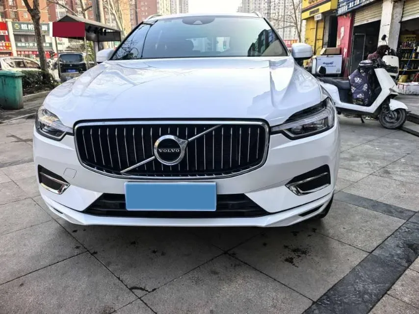 2021 Volvo XC60 2.0T 250HP L4 8AT,autocango,china used car exporter,china ev exporter,chinese used car exporter,chinese used ev exporter