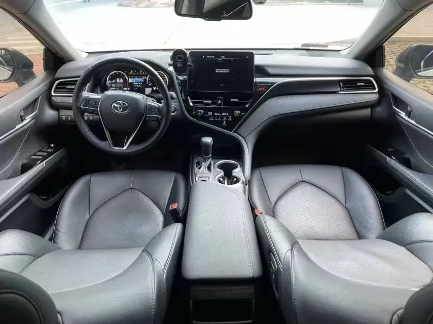 2021 Toyota Camry 2.5L 209HP L4 8AT,autocango,china used car exporter,china ev exporter,chinese used car exporter,chinese used ev exporter