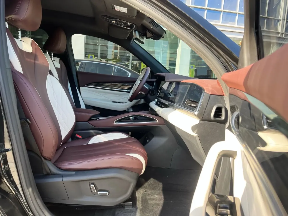 2021 Geely Monjaro 2.0T 218HP L4 7DCT,autocango,china used car exporter,china ev exporter,chinese used car exporter,chinese used ev exporter