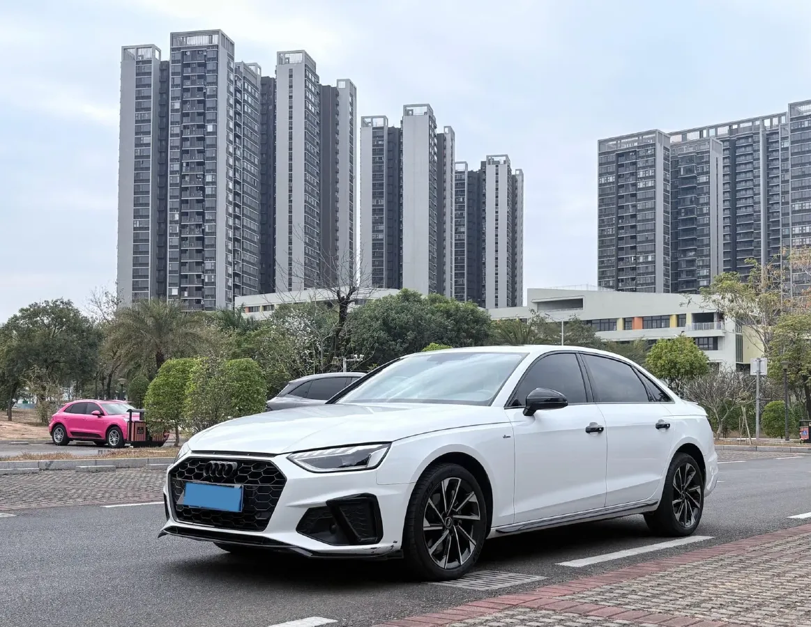 2023 Audi A4L 2.0T 190HP L4 7DCT,autocango,china used car exporter,china ev exporter,chinese used car exporter,chinese used ev exporter