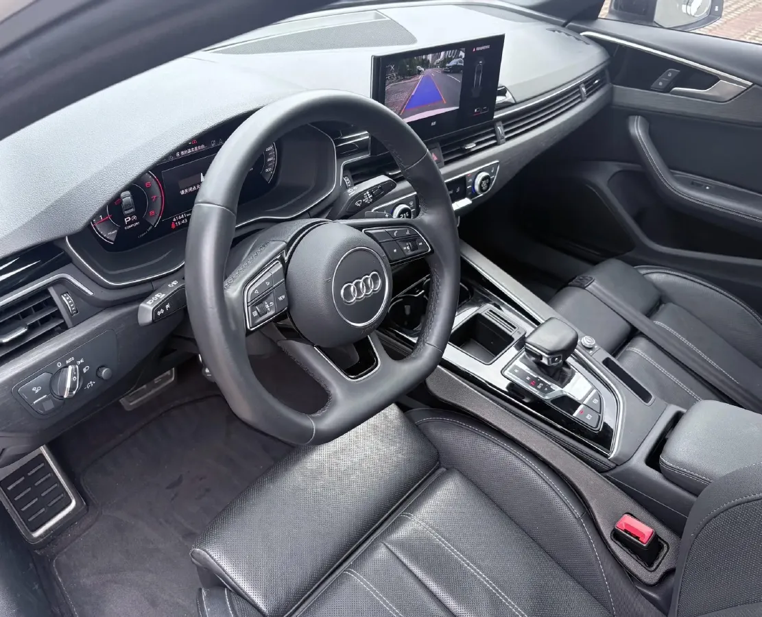 2023 Audi A4L 2.0T 190HP L4 7DCT,autocango,china used car exporter,china ev exporter,chinese used car exporter,chinese used ev exporter