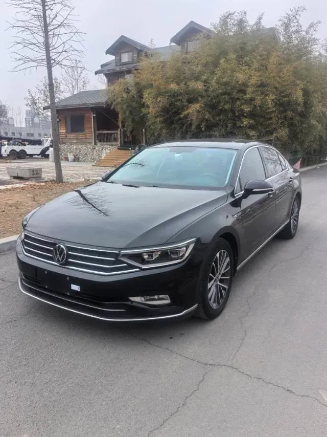 2020 Volkswagen Magotan 2.0T 186HP L4 7DCT,autocango,china used car exporter,china ev exporter,chinese used car exporter,chinese used ev exporter