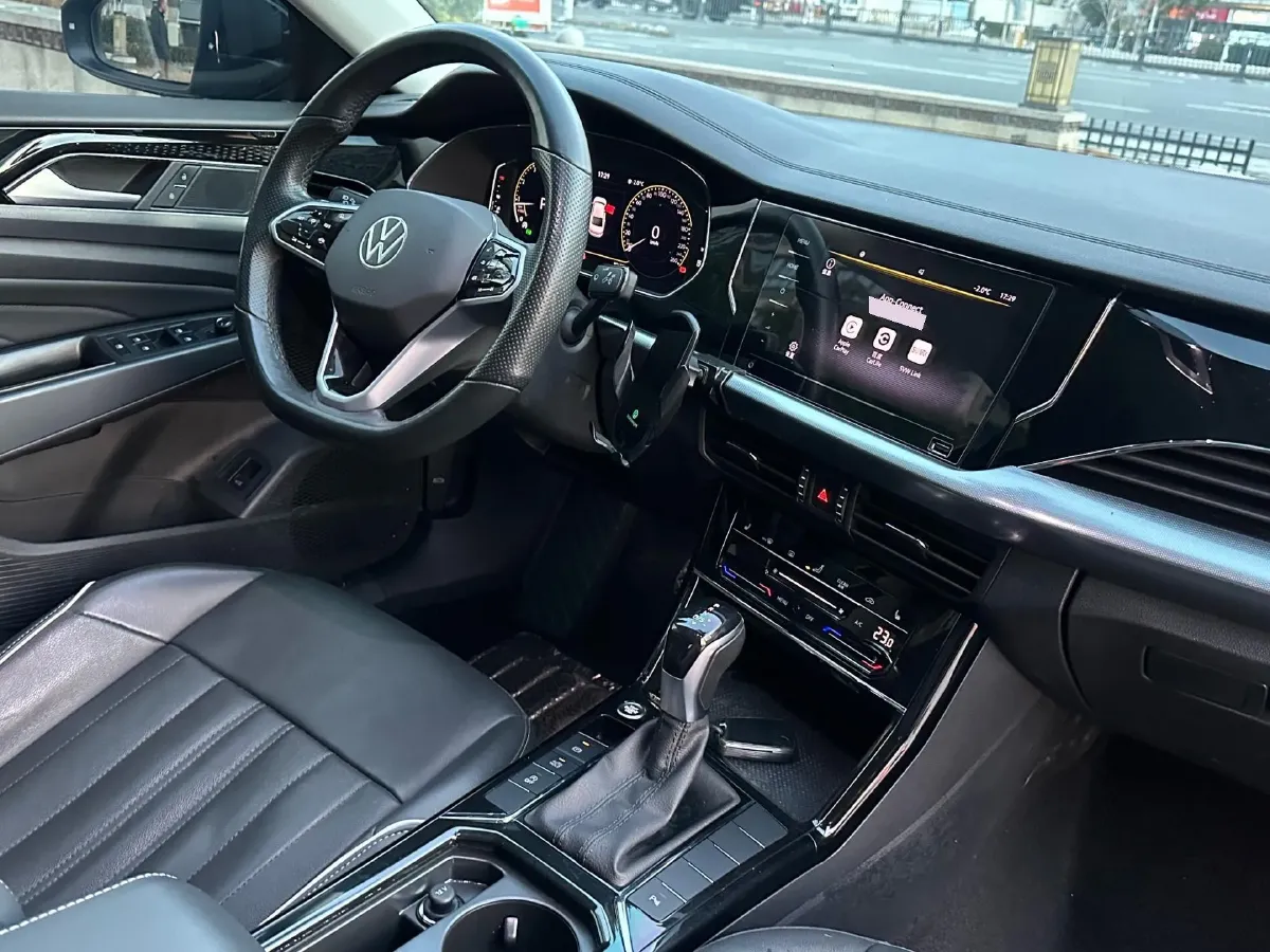 2023 Volkswagen Passat 2.0T 186HP L4 7DCT,autocango,china used car exporter,china ev exporter,chinese used car exporter,chinese used ev exporter