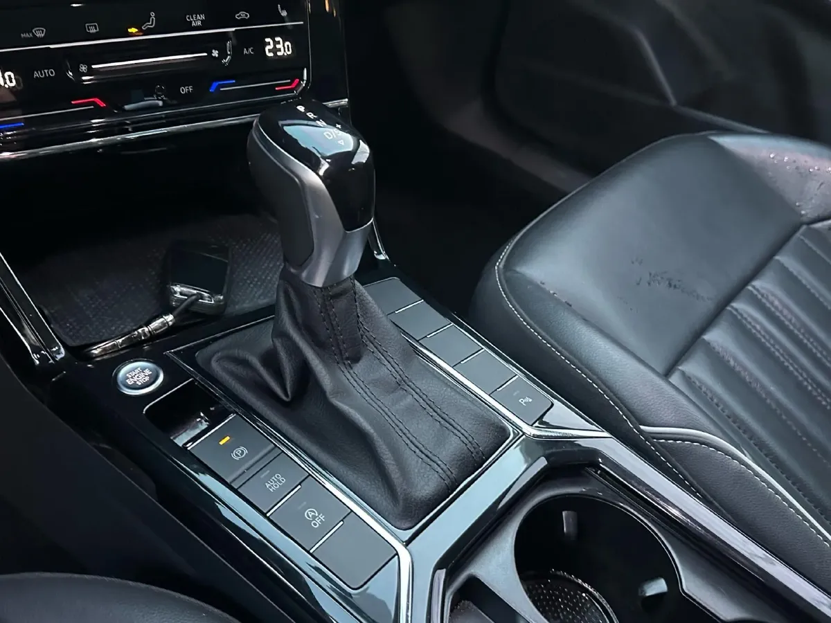 2023 Volkswagen Passat 2.0T 186HP L4 7DCT,autocango,china used car exporter,china ev exporter,chinese used car exporter,chinese used ev exporter