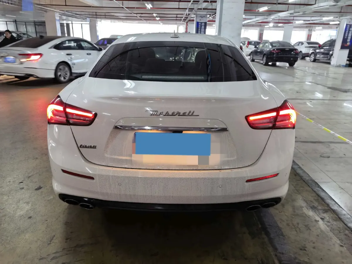 2021 Maserati Ghibli 2.0T 330HP L4 8AT,autocango,china used car exporter,china ev exporter,chinese used car exporter,chinese used ev exporter