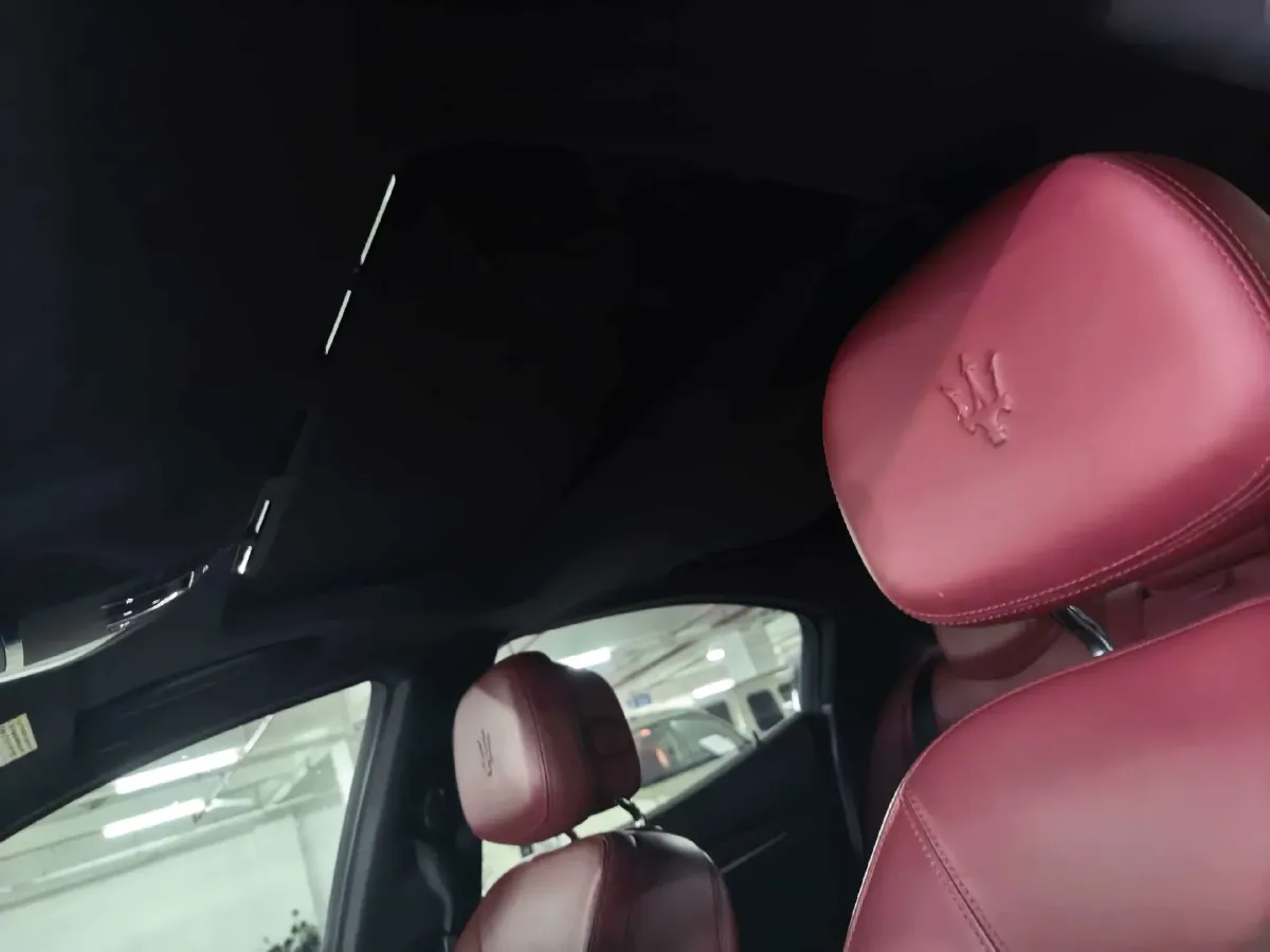 2021 Maserati Ghibli 2.0T 330HP L4 8AT,autocango,china used car exporter,china ev exporter,chinese used car exporter,chinese used ev exporter