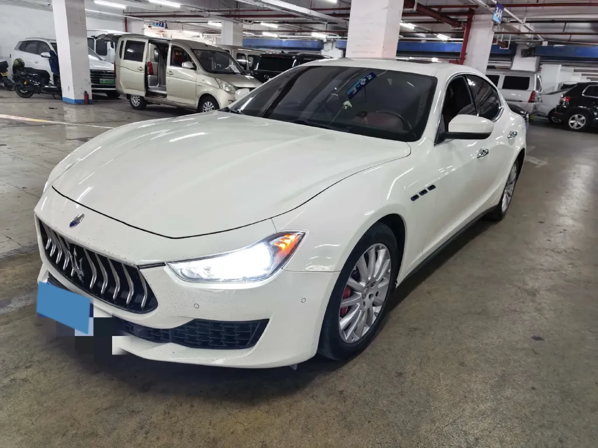 2021 Maserati Ghibli 2.0T 330HP L4 8AT,autocango,china used car exporter,china ev exporter,chinese used car exporter,chinese used ev exporter
