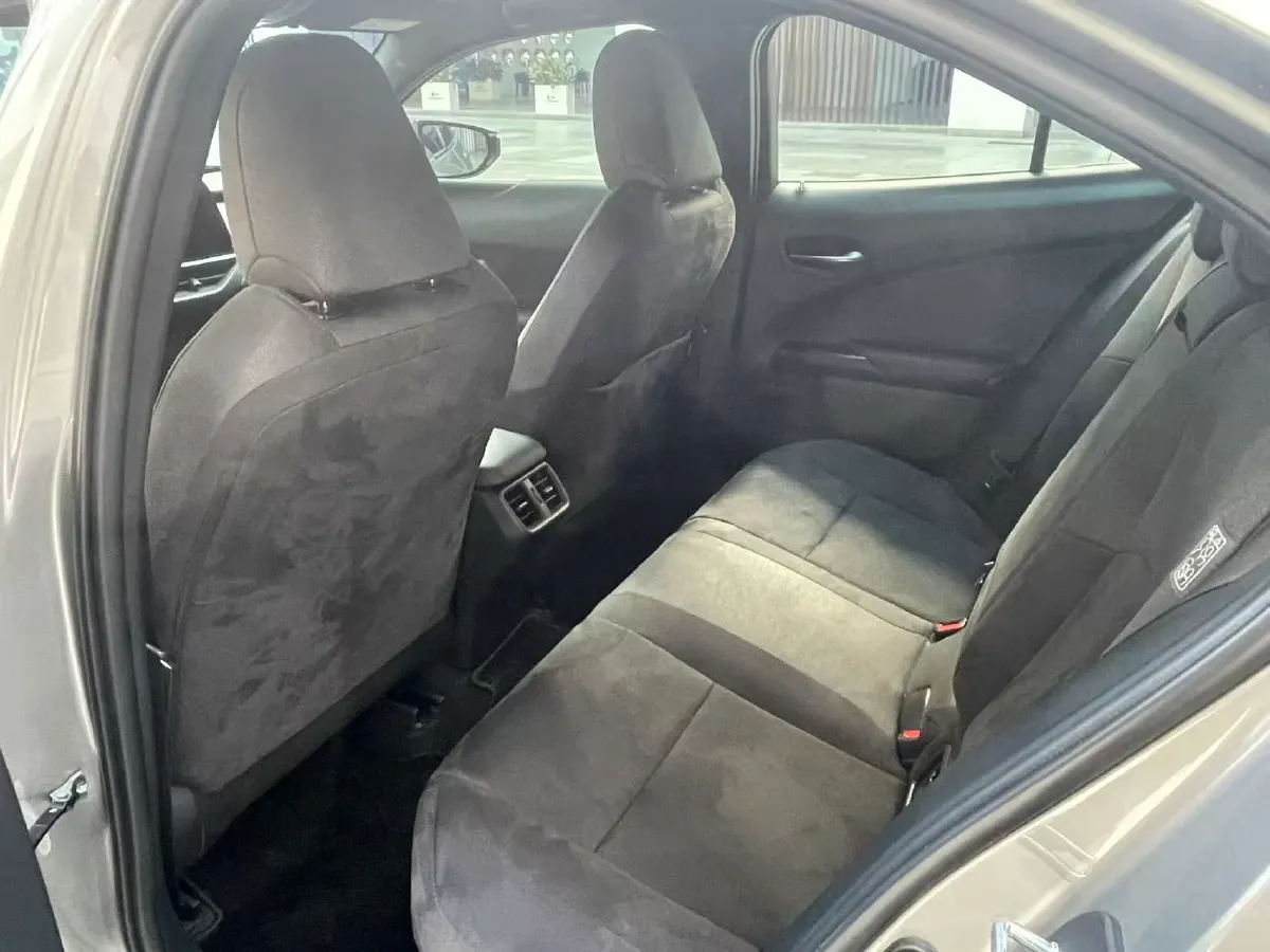 2022 Lexus UX 2.0L 146HP L4 E-CVT Hybrid,autocango,china used car exporter,china ev exporter,chinese used car exporter,chinese used ev exporter