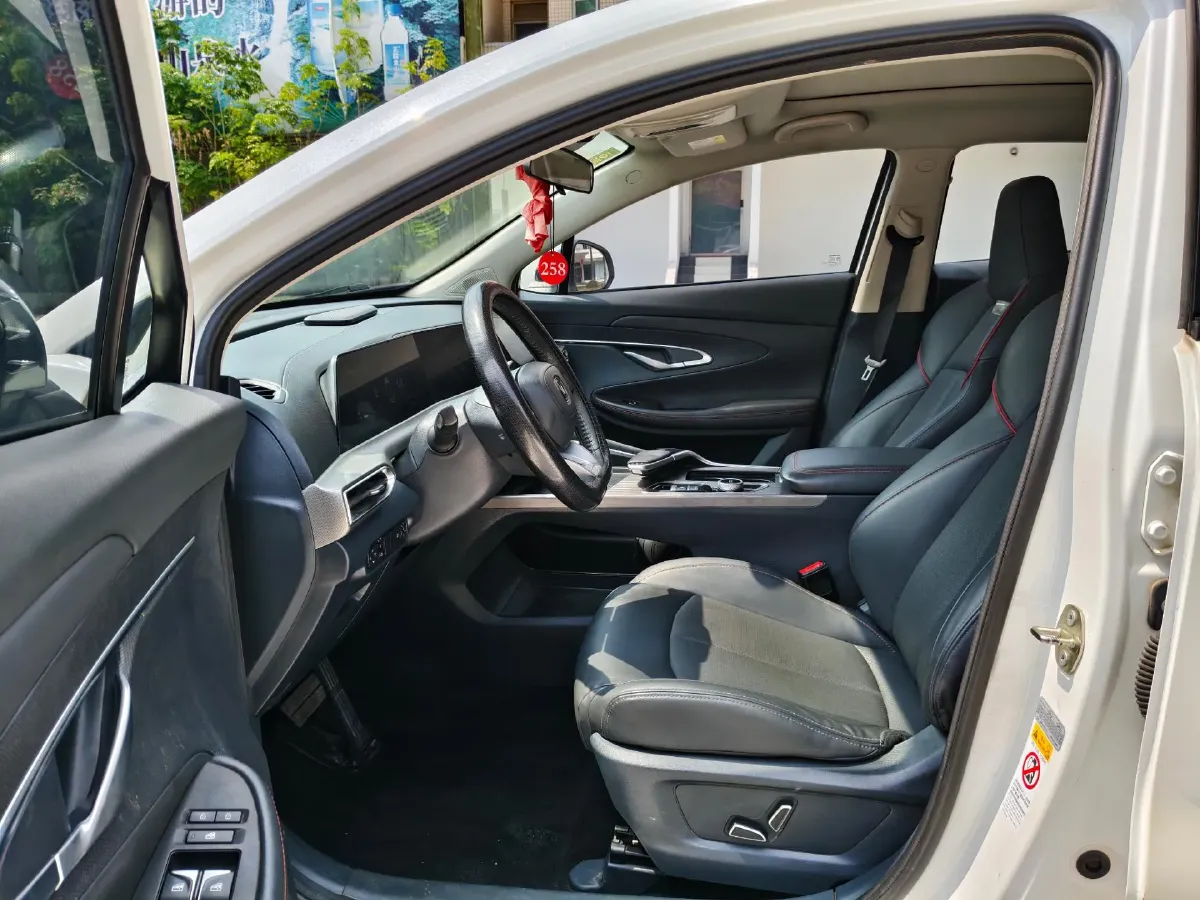 2020 ChangAn UNI-T 1.5T 180HP L4 7DCT,autocango,china used car exporter,china ev exporter,chinese used car exporter,chinese used ev exporter