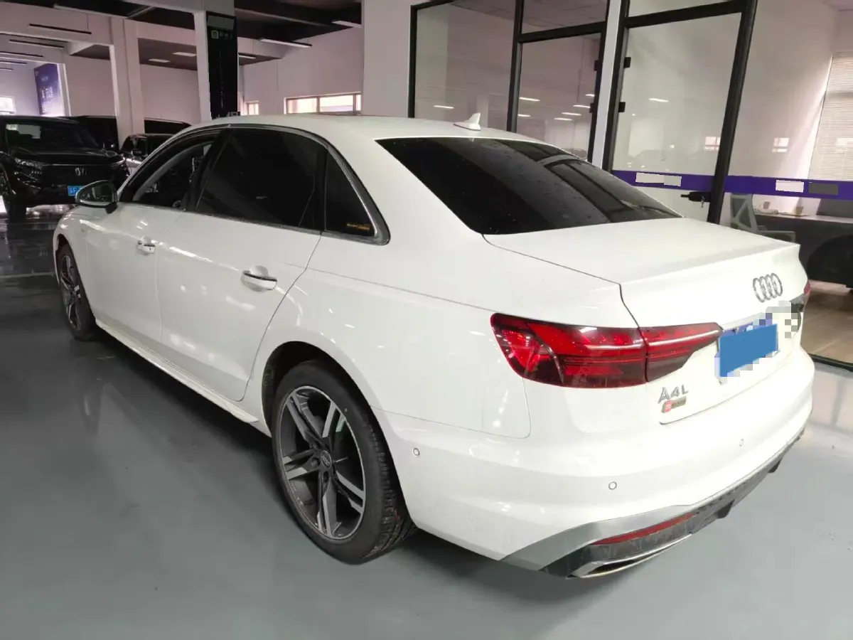 2020 Audi A4L 2.0T 190HP L4 7DCT,autocango,china used car exporter,china ev exporter,chinese used car exporter,chinese used ev exporter