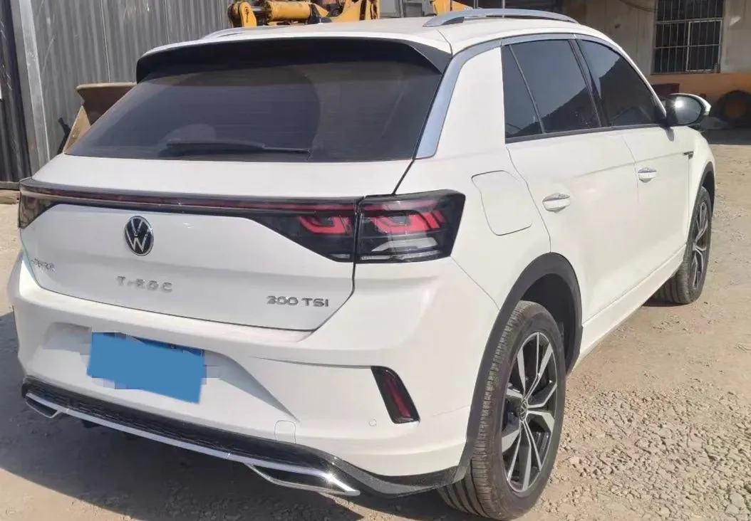 2023 Volkswagen T-Roc 1.5T 160HP L4 7DCT,autocango,china used car exporter,china ev exporter,chinese used car exporter,chinese used ev exporter