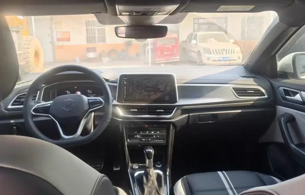 2023 Volkswagen T-Roc 1.5T 160HP L4 7DCT,autocango,china used car exporter,china ev exporter,chinese used car exporter,chinese used ev exporter