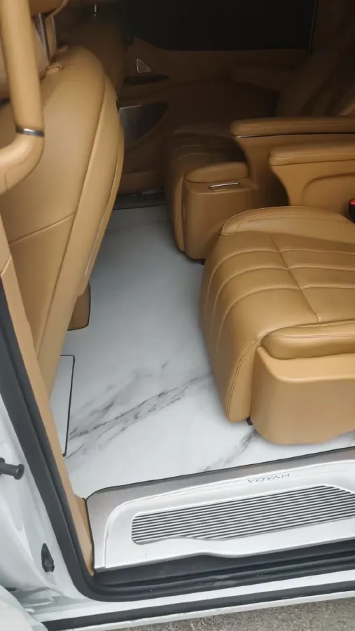 2024 Voyah Dream 1.5T 150HP L4 PHEV 43KWH,autocango,china used car exporter,china ev exporter,chinese used car exporter,chinese used ev exporter