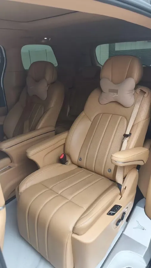 2024 Voyah Dream 1.5T 150HP L4 PHEV 43KWH,autocango,china used car exporter,china ev exporter,chinese used car exporter,chinese used ev exporter