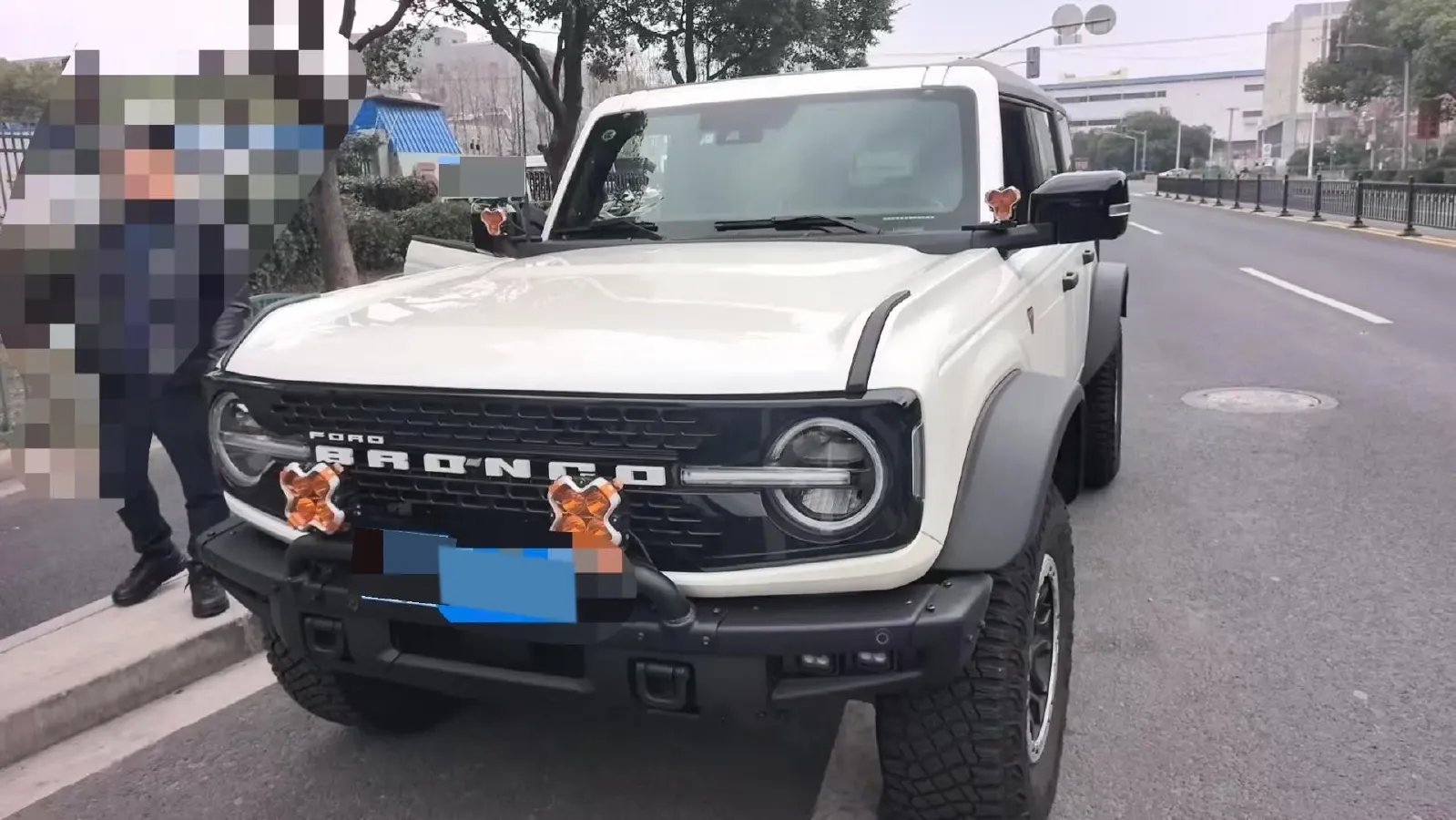 2024 Ford Bronco 2.3T 275HP L4 10AT,autocango,china used car exporter,china ev exporter,chinese used car exporter,chinese used ev exporter
