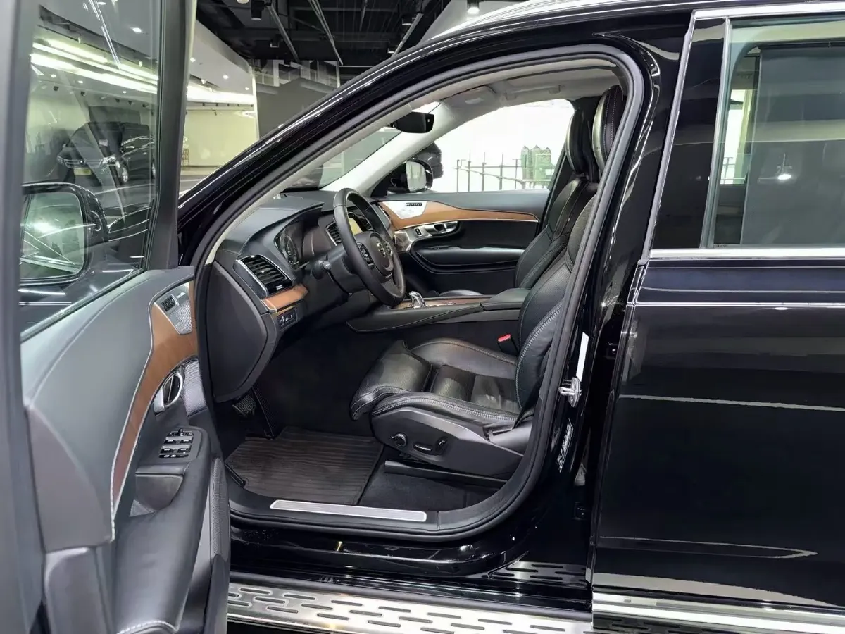 2018 Land Rover Range Rover Velar 3.0T 380HP V6 8AT,autocango,china used car exporter,china ev exporter,chinese used car exporter,chinese used ev exporter