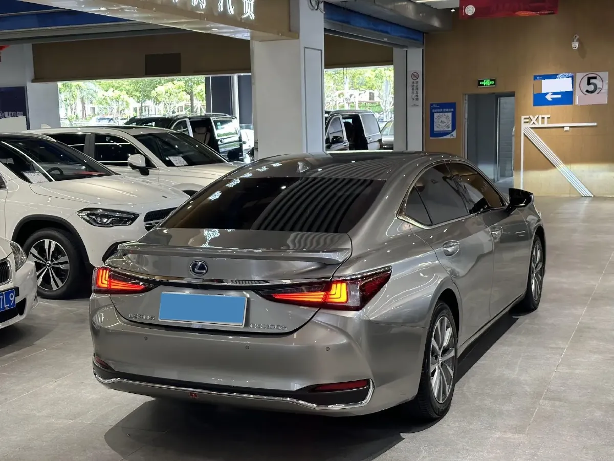 2020 Lexus ES 2.5L 178HP L4 E-CVT Hybrid,autocango,china used car exporter,china ev exporter,chinese used car exporter,chinese used ev exporter