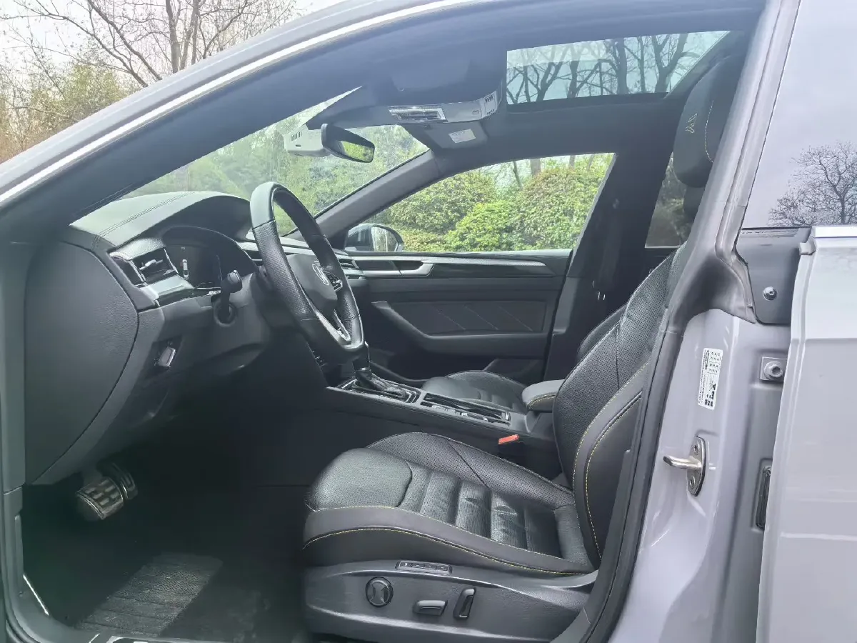 2021 Volkswagen CC 2.0T 220HP L4 7DCT,autocango,china used car exporter,china ev exporter,chinese used car exporter,chinese used ev exporter