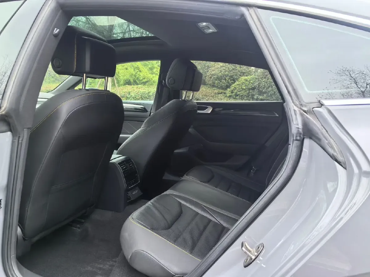 2021 Volkswagen CC 2.0T 220HP L4 7DCT,autocango,china used car exporter,china ev exporter,chinese used car exporter,chinese used ev exporter