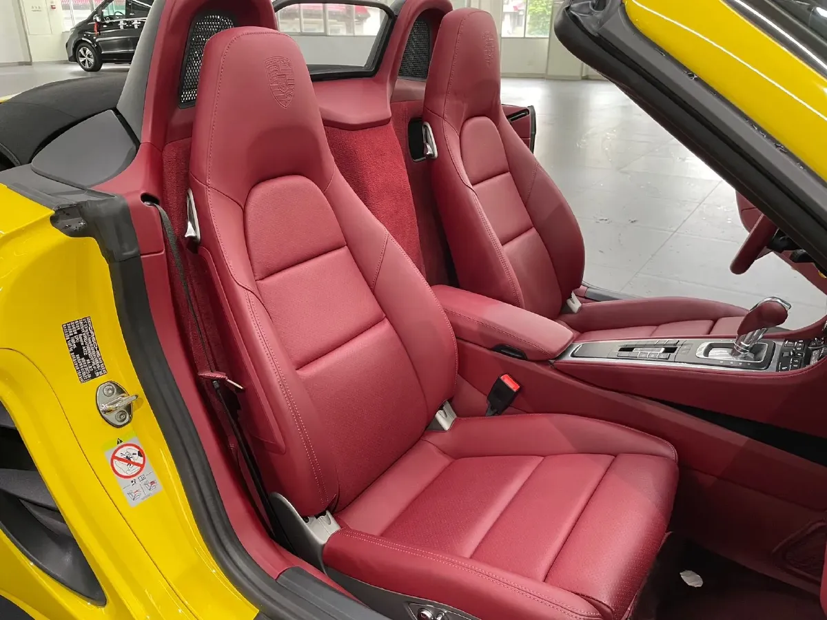 2022 Porsche 718 2.0T 250HP H4 7DCT,autocango,china used car exporter,china ev exporter,chinese used car exporter,chinese used ev exporter