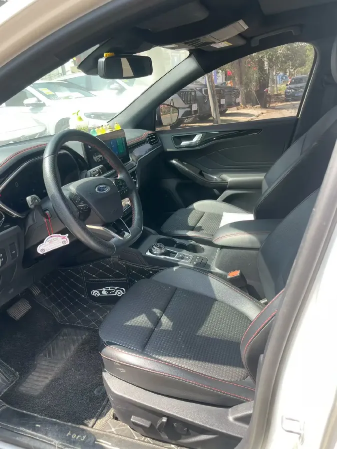 2021 Ford Focus 1.5T 174HP L3 8AT,autocango,china used car exporter,china ev exporter,chinese used car exporter,chinese used ev exporter